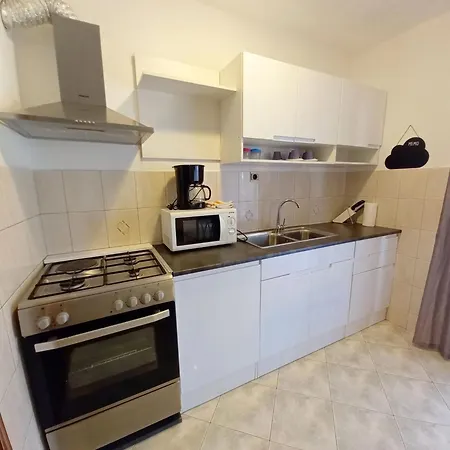 Διαμέρισμα In In Der Naehe Des Strandes By Interhome *